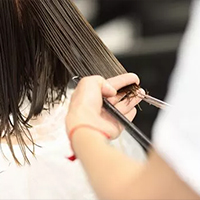 Transform Your Look: Discover the Perfect Women’s Haircut at Lada Beauty Salon